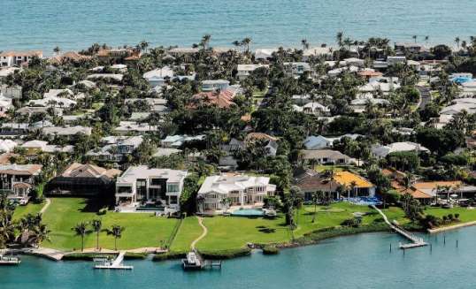 Strandhuisjes aan de kust van Fort Lauderdale